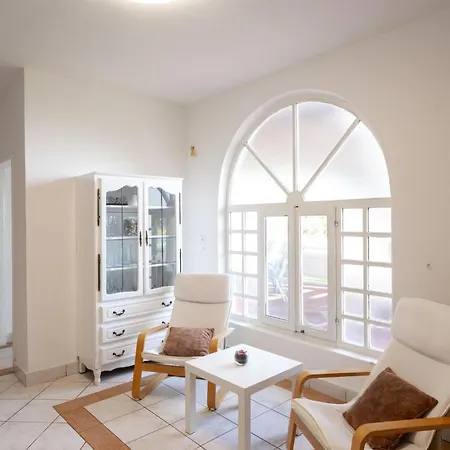 House Rose With Garden And Pool - Three Bedroom House 別荘 Ljubač
