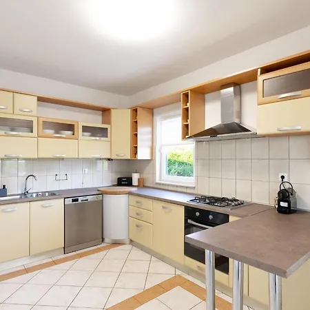 House Rose With Garden And Pool - Three Bedroom House Nyaraló Ljubač