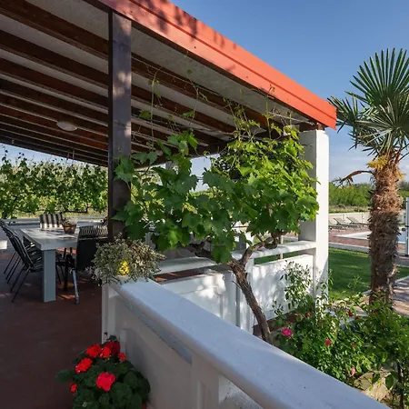 House Rose With Garden And Pool - Three Bedroom House Ljubac (Zadar)