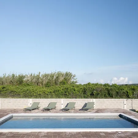 House Rose With Garden And Pool - Three Bedroom House
