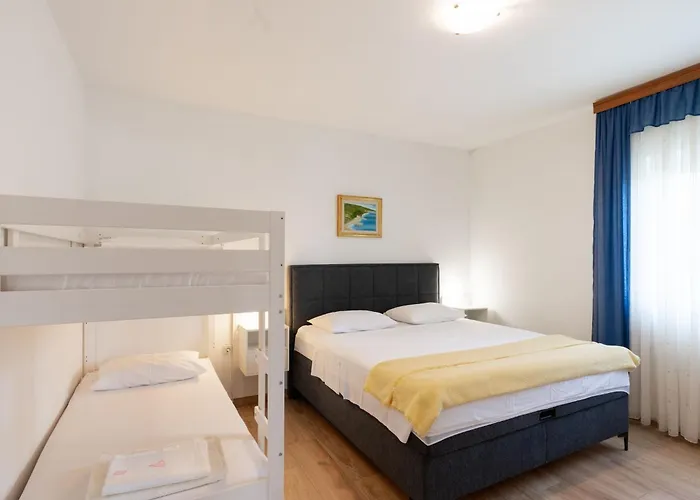 House Rose With Garden And Pool - Three Bedroom House Nyaraló Ljubač